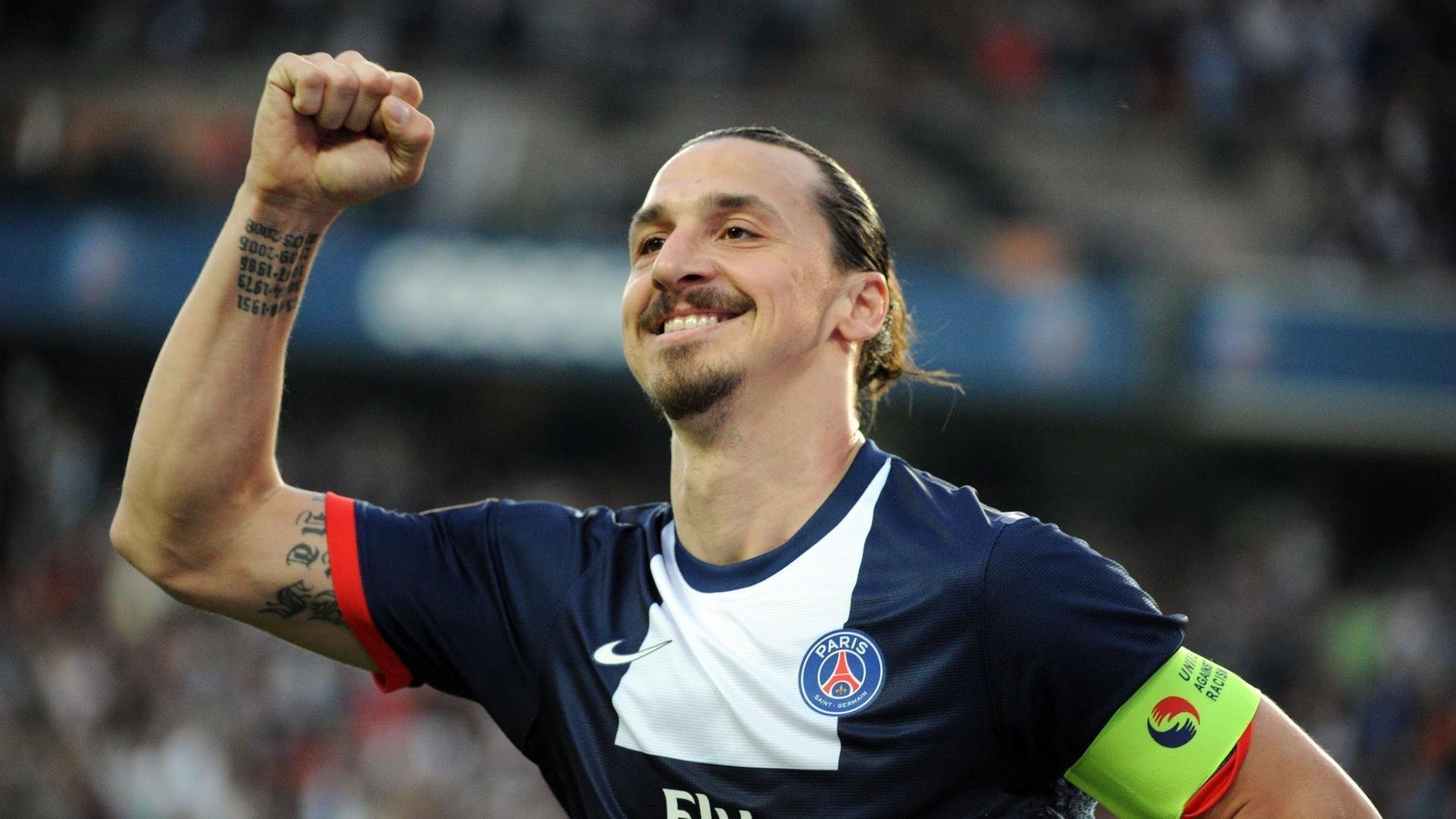 多特蒙德主场惨败,球迷愤怒表达失望,多特蒙德球员介绍